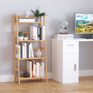 Bogreol, 4 etager, stigedesign, bambustræ, naturfarvet